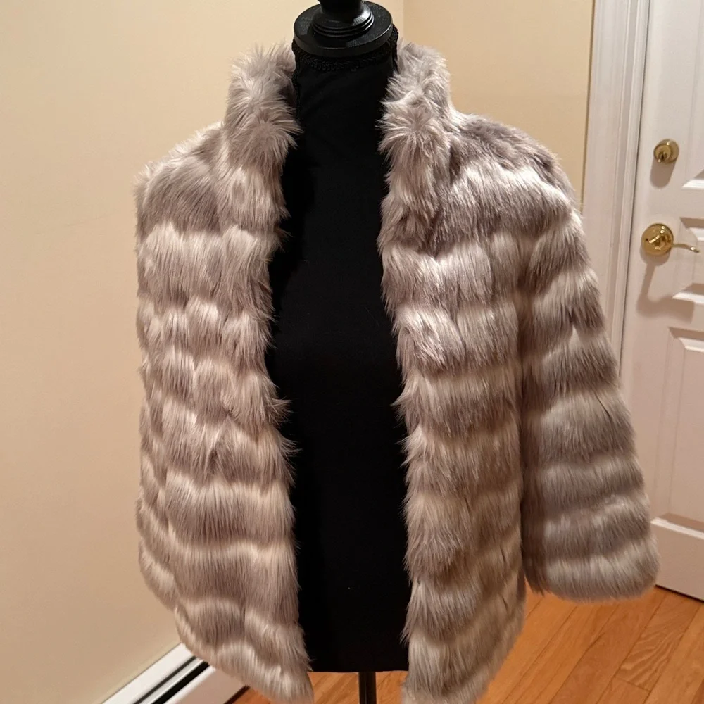 Tahari Girls  10 Faux Fur Striped Jacket - Cream Gray